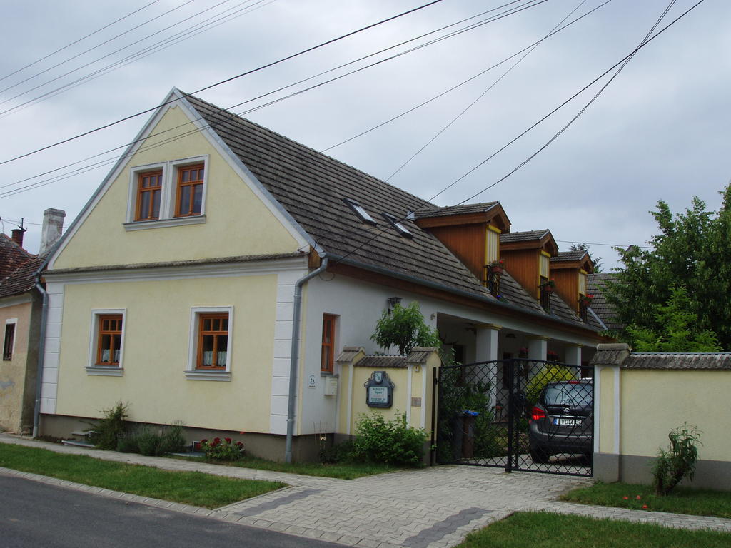 Rudolf'S Fogado Hotel Zsira ภายนอก รูปภาพ