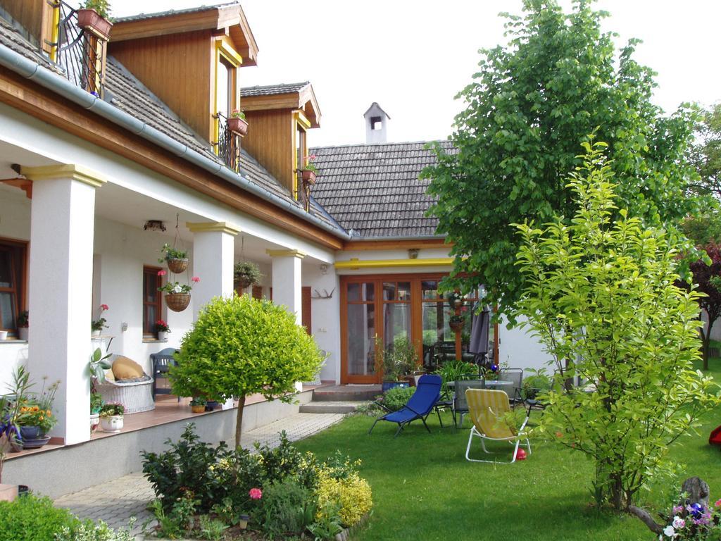 Rudolf'S Fogado Hotel Zsira ภายนอก รูปภาพ